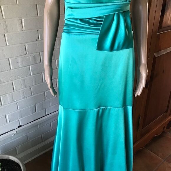 b Smart Prom/Bridesmaid evening maxi gown - Picture 3 of 7